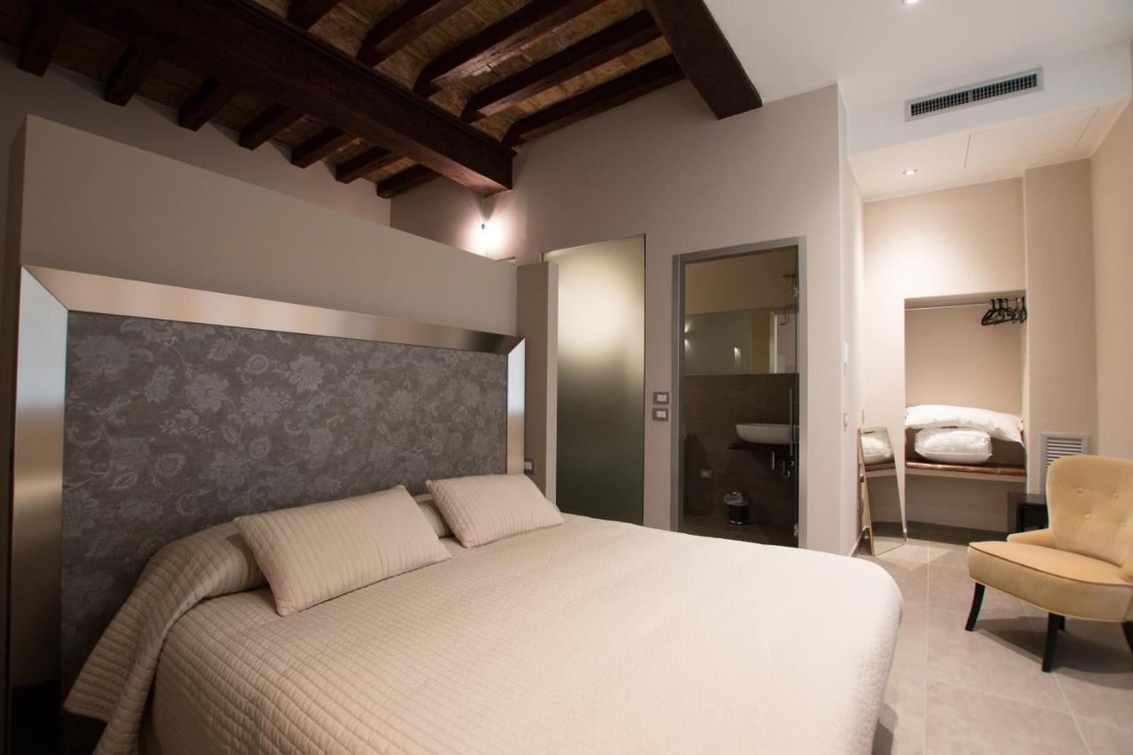 クレモナ Residenza Solferinoアパートホテル エクステリア 写真